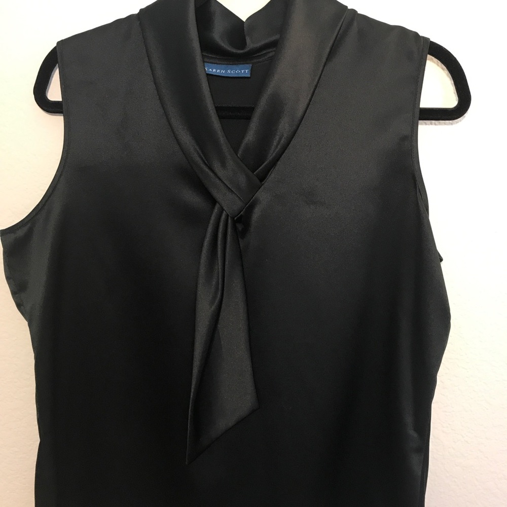 Karen Scott Sleevless Blouse